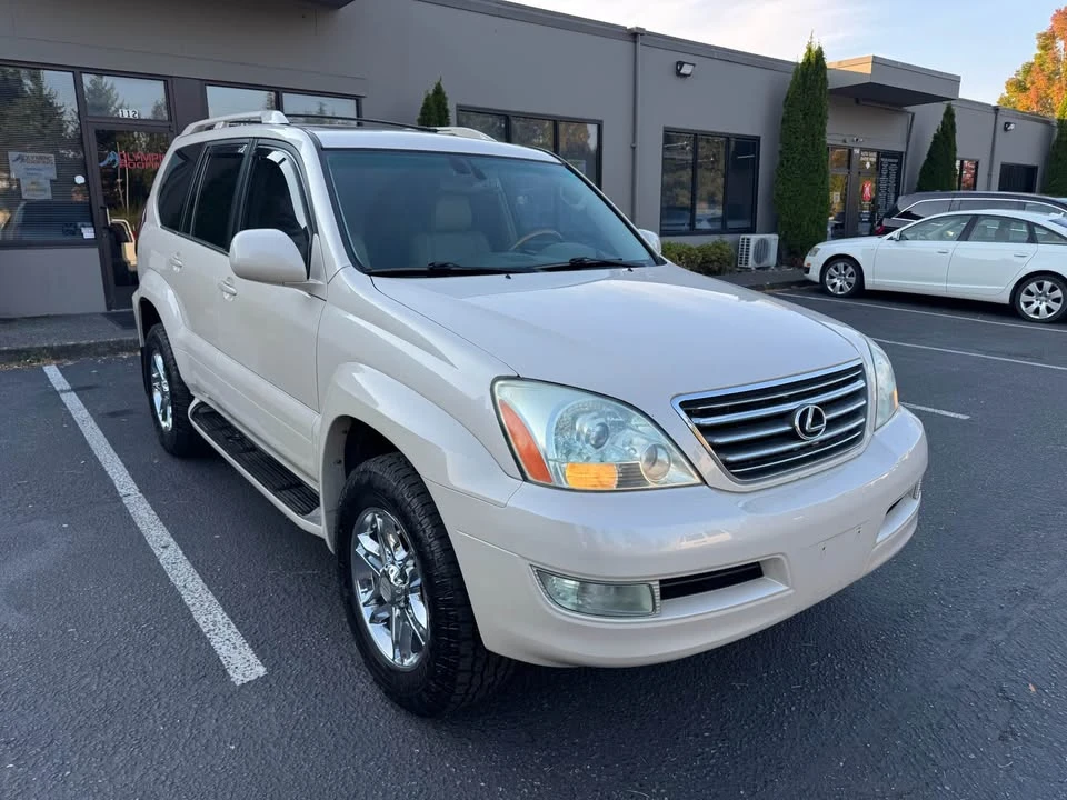 2003 Lexus GX 1st Gen - Image 3 of 15