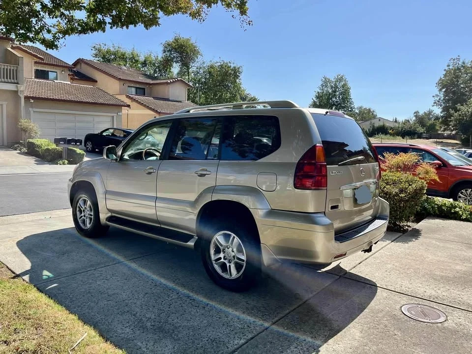 2003 Lexus GX 1st Gen - Image 4 of 10