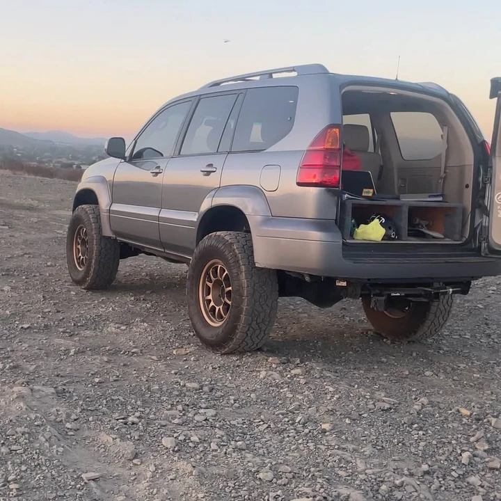 2003 Lexus GX 1st Gen - Image 6 of 7