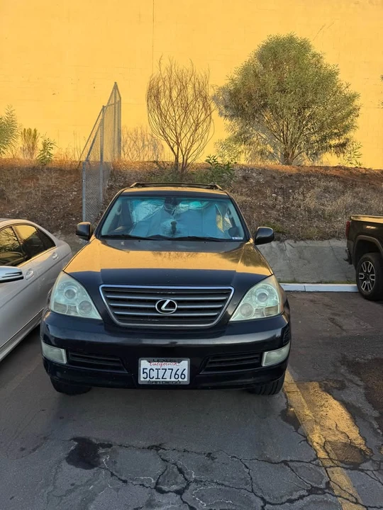 2003 Lexus GX 1st Gen - Image 2 of 7
