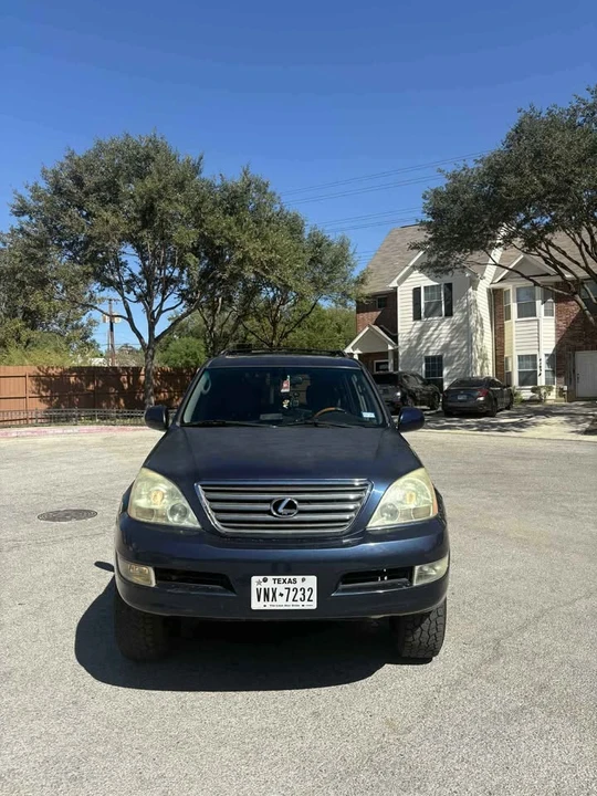 2003 Lexus GX 1st Gen - Image 3 of 10