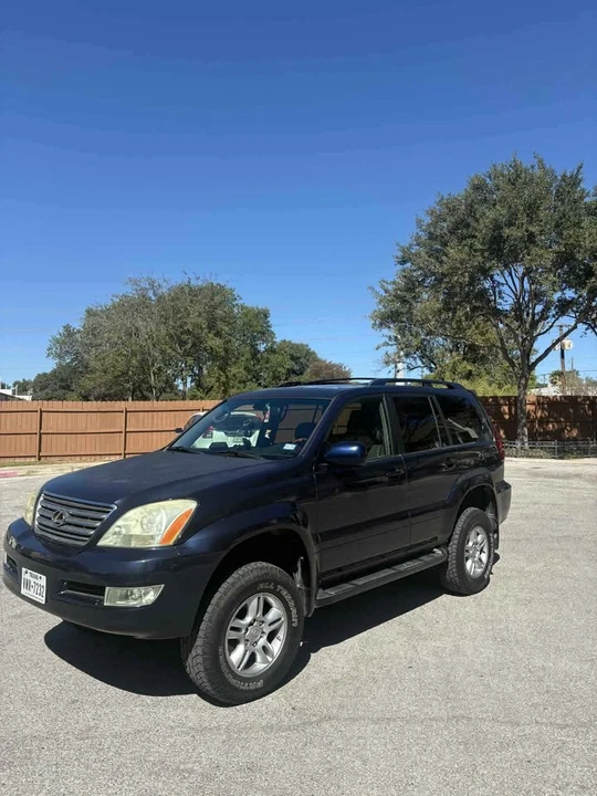 2003 Lexus GX 1st Gen - Image 2 of 10