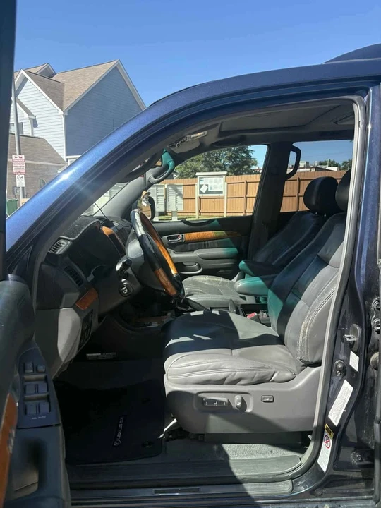 2003 Lexus GX 1st Gen - Image 5 of 10