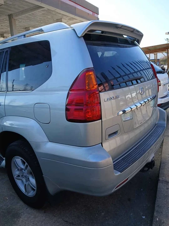 2003 Lexus GX 1st Gen - Image 7 of 11