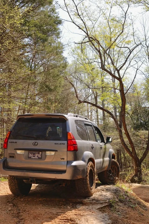 2003 Lexus GX 1st Gen - Image 2 of 18
