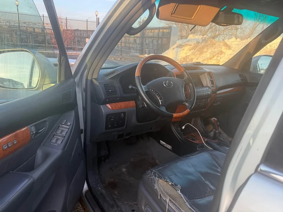 2003 Lexus GX 1st Gen - Image 4 of 4