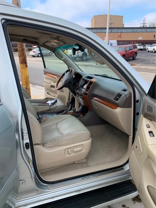 2003 Lexus GX 1st Gen - Image 12 of 17