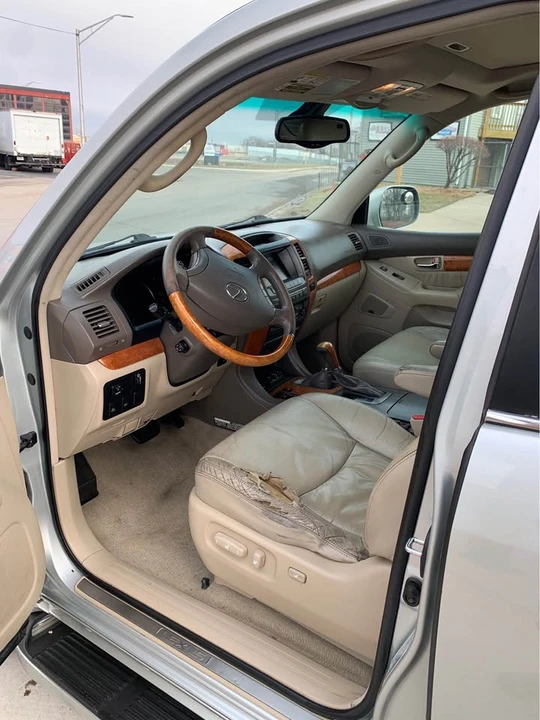 2003 Lexus GX 1st Gen - Image 5 of 17