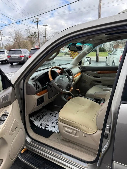 2003 Lexus GX 1st Gen - Image 8 of 15
