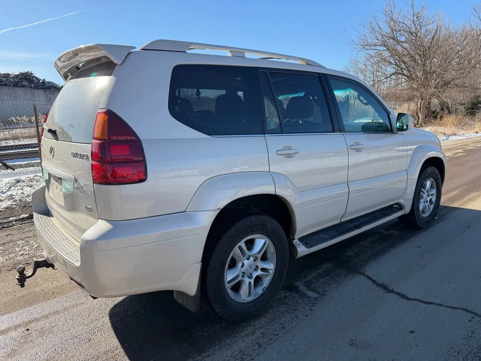 2003 Lexus GX 1st Gen - Image 4 of 15