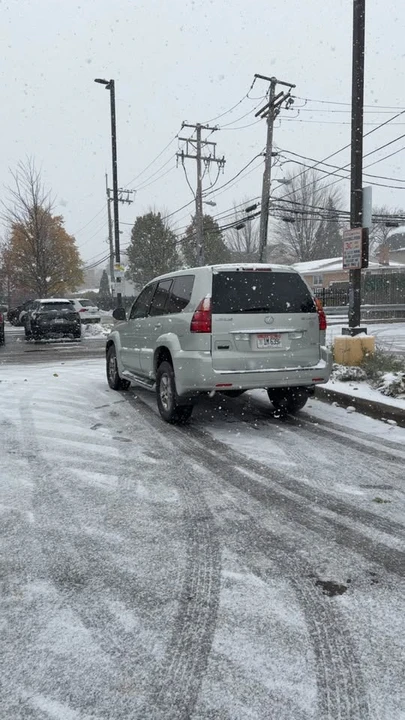 2003 Lexus GX 1st Gen - Image 2 of 7