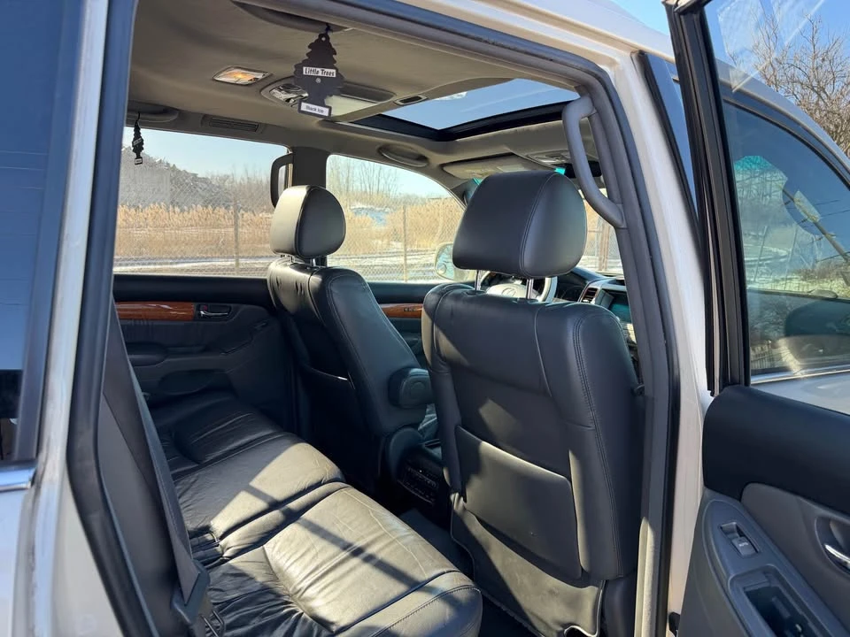 2003 Lexus GX 1st Gen - Image 11 of 15
