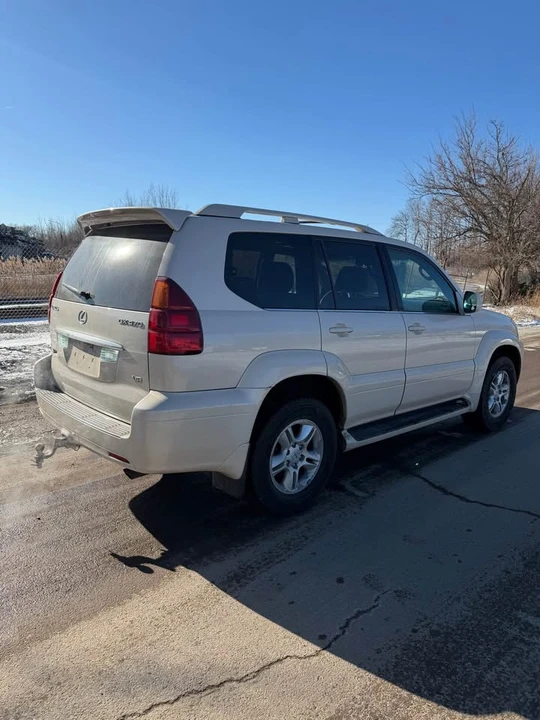 2003 Lexus GX 1st Gen - Image 8 of 15