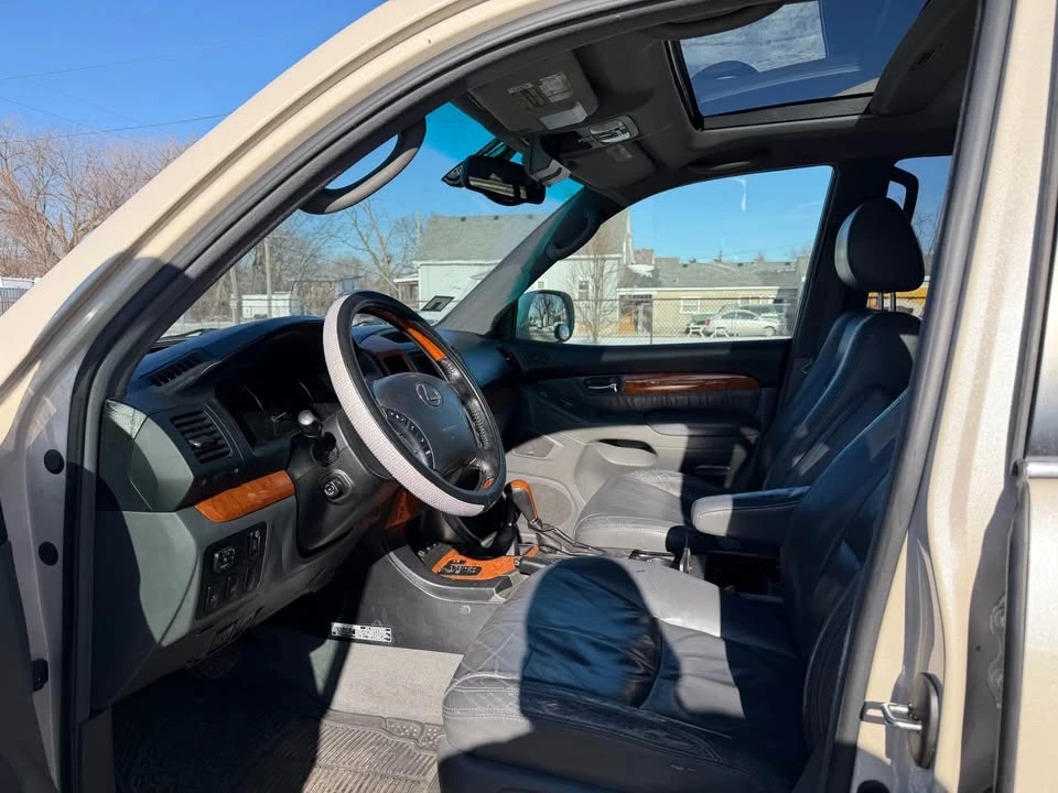 2003 Lexus GX 1st Gen - Image 12 of 15