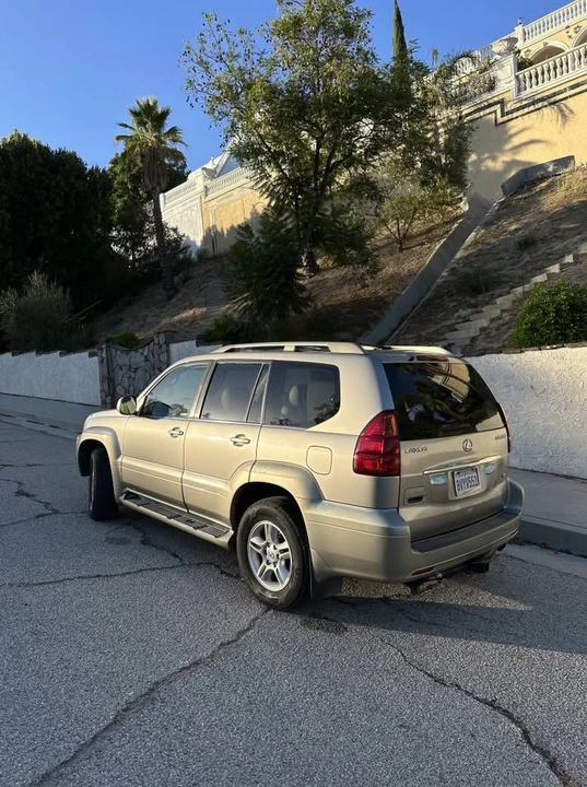 2003 Lexus GX 1st Gen - Image 3 of 13