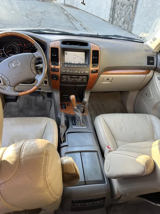 2003 Lexus GX 1st Gen - Image 9 of 13