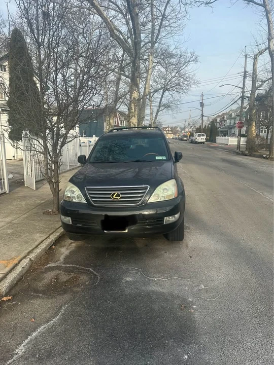 2003 Lexus GX 1st Gen - Image 2 of 8