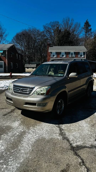2003 Lexus GX 1st Gen - Image 3 of 17