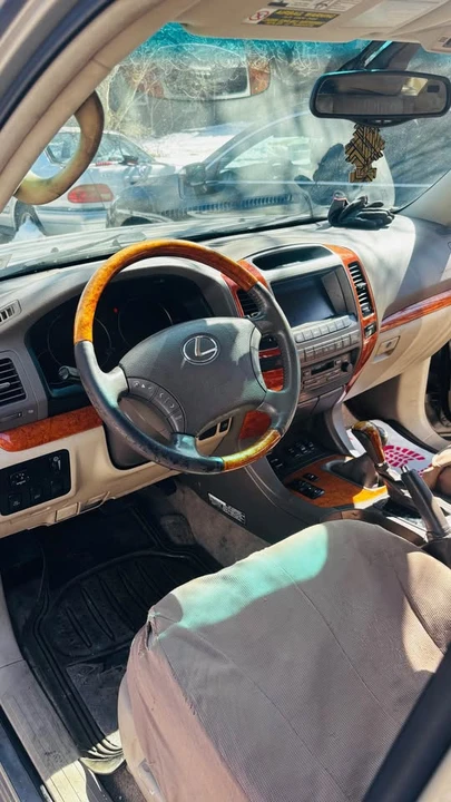 2003 Lexus GX 1st Gen - Image 15 of 17