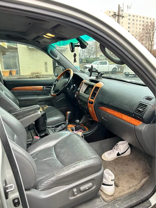 2003 Lexus GX 1st Gen - Image 7 of 9
