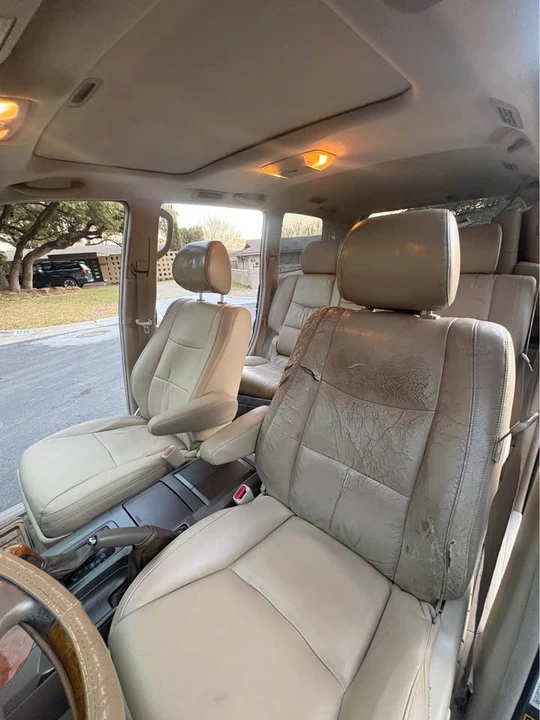 2003 Lexus GX 1st Gen - Image 11 of 20