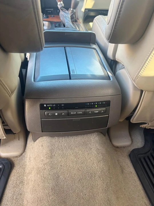 2003 Lexus GX 1st Gen - Image 13 of 18
