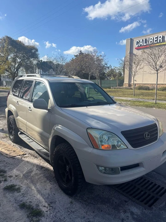 2003 Lexus GX 1st Gen - Image 9 of 18