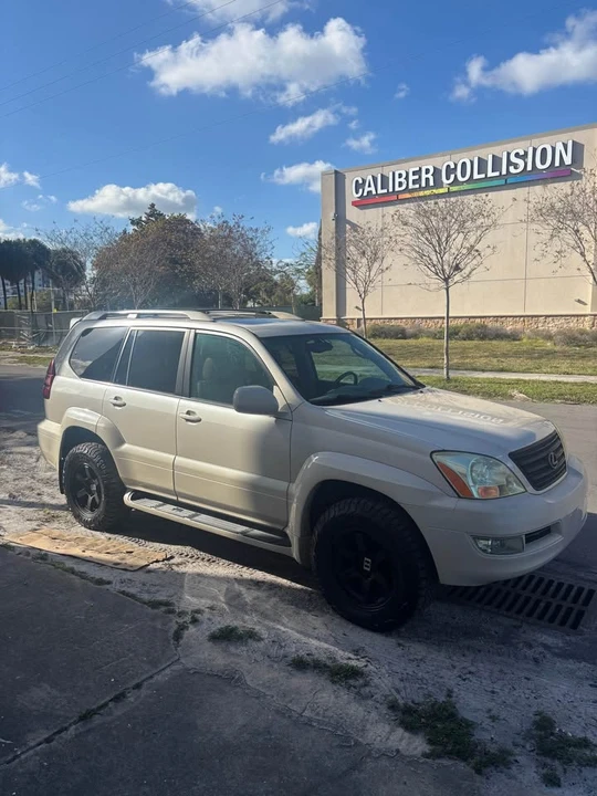 2003 Lexus GX 1st Gen - Image 8 of 18