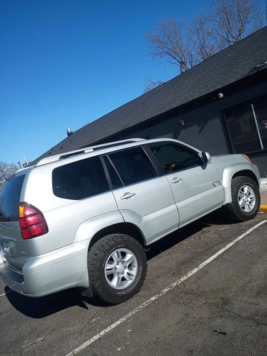 2003 Lexus GX 1st Gen - Image 3 of 8
