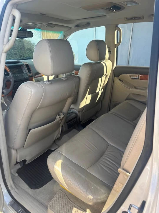 2003 Lexus GX 1st Gen - Image 14 of 18