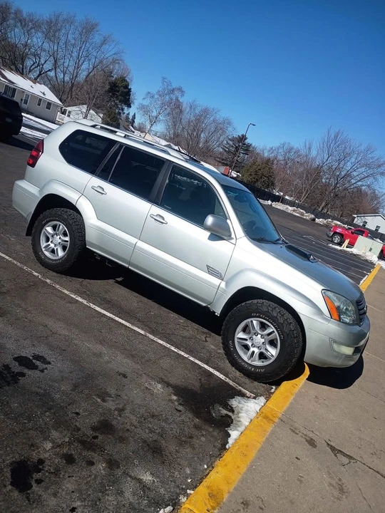 2003 Lexus GX 1st Gen - Image 2 of 8