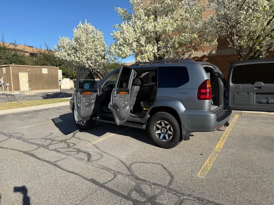 2003 Lexus GX 1st Gen - Image 6 of 8