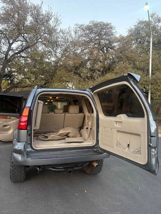 2003 Lexus GX 1st Gen - Image 17 of 20