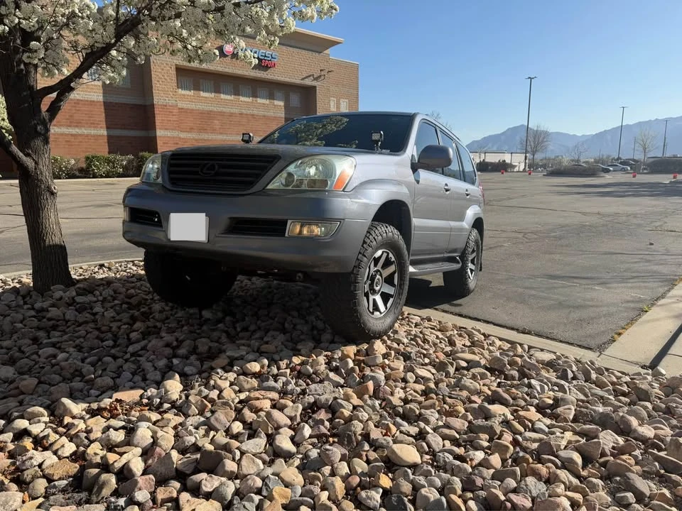 2003 Lexus GX 1st Gen - Image 3 of 8