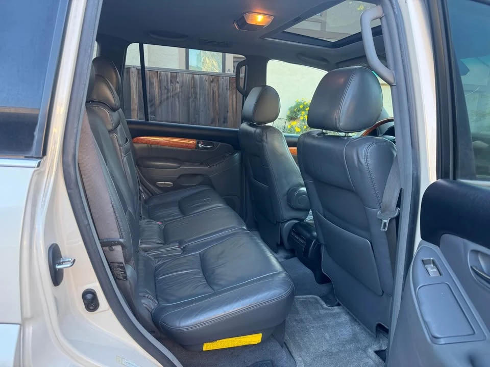 2003 Lexus GX 1st Gen - Image 12 of 15