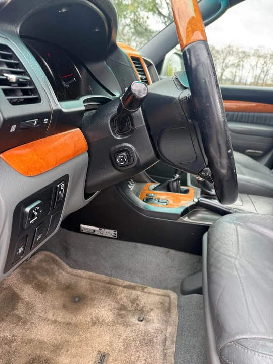 2003 Lexus GX 1st Gen - Image 12 of 18
