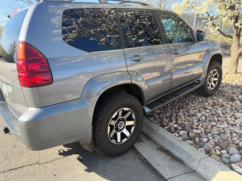 2003 Lexus GX 1st Gen - Image 8 of 8