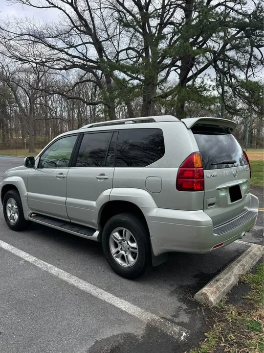 2003 Lexus GX 1st Gen - Image 8 of 18
