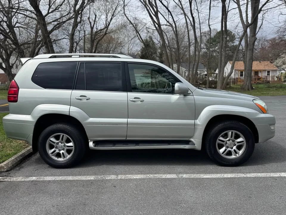 2003 Lexus GX 1st Gen - Image 3 of 18