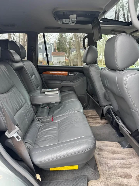 2003 Lexus GX 1st Gen - Image 18 of 18
