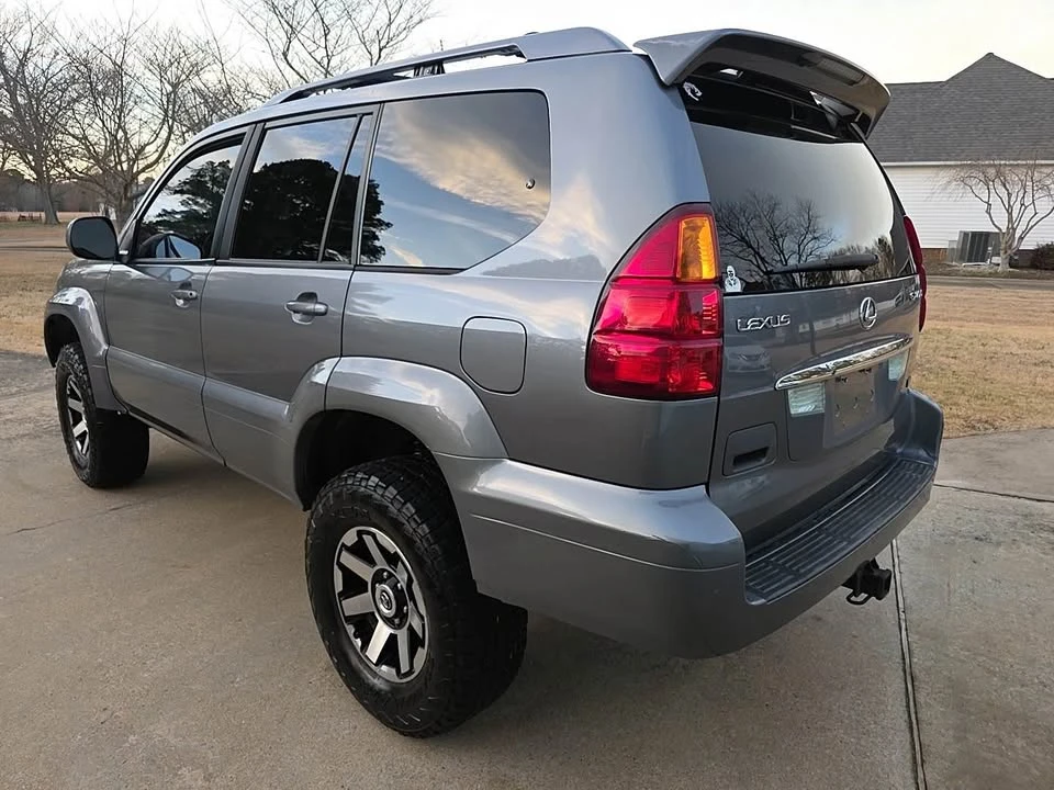 2003 Lexus GX 1st Gen - Image 3 of 20