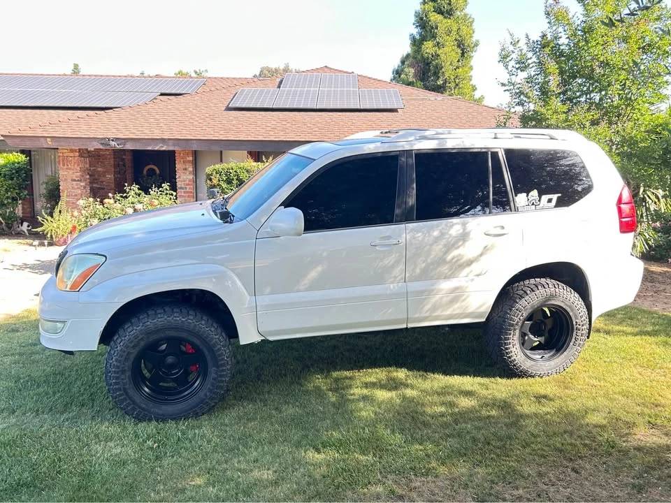 2003 Lexus GX 1st Gen - Image 2 of 5