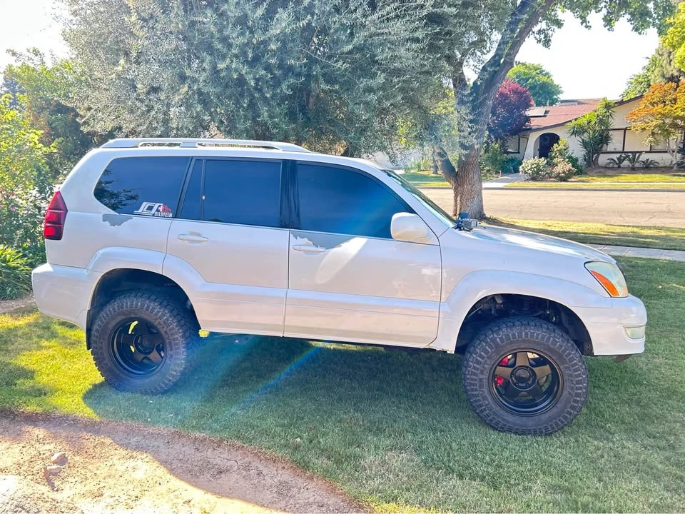 2003 Lexus GX 1st Gen - Image 4 of 5