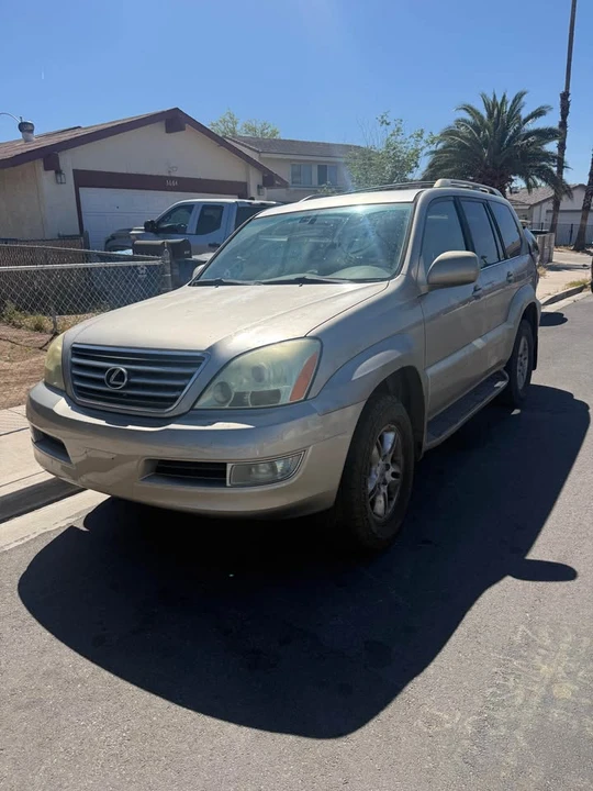 2003 Lexus GX 1st Gen - Image 4 of 10