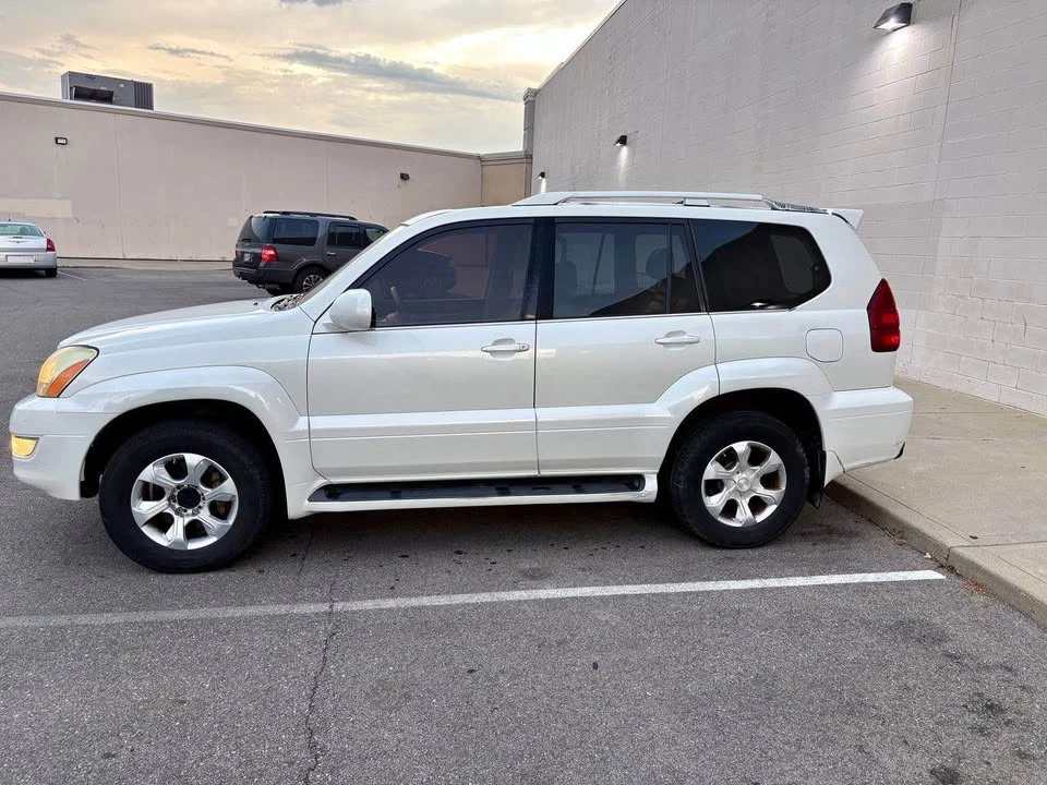 2003 Lexus GX 1st Gen - Image 8 of 11