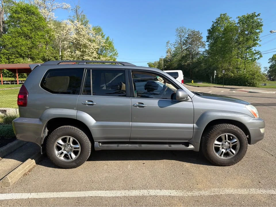 2003 Lexus GX 1st Gen - Image 2 of 13
