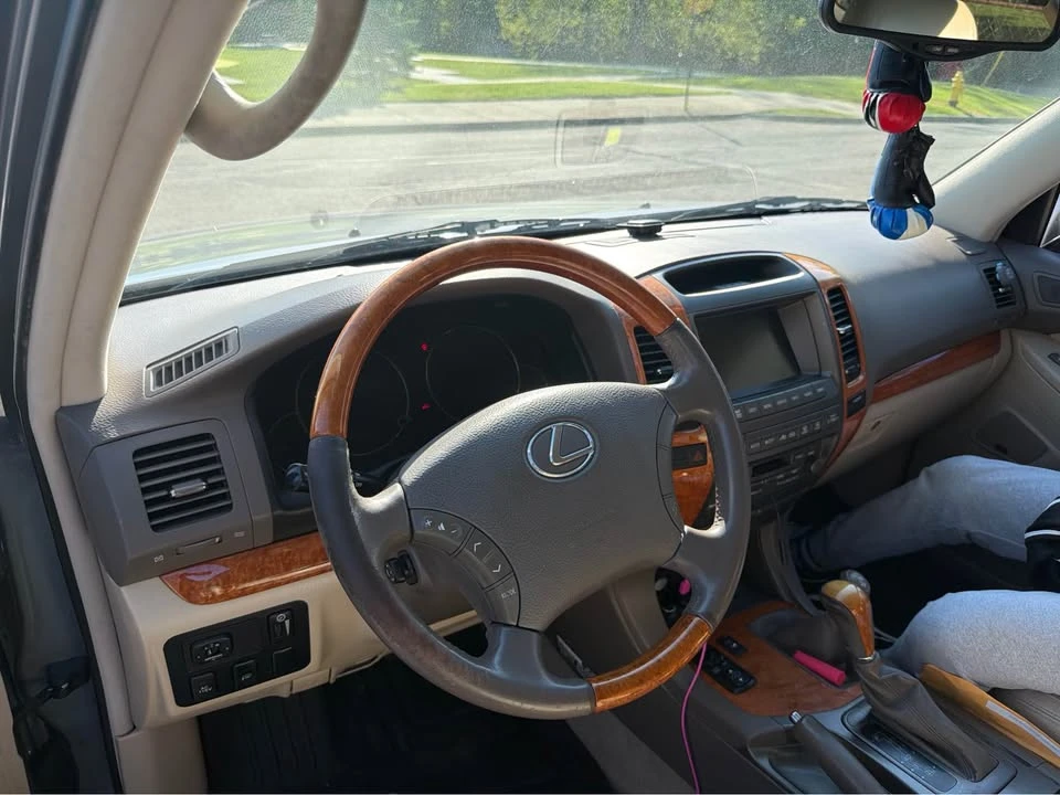 2003 Lexus GX 1st Gen - Image 6 of 13