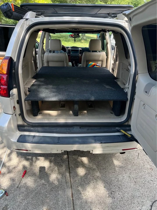 2003 Lexus GX 1st Gen - Image 6 of 12