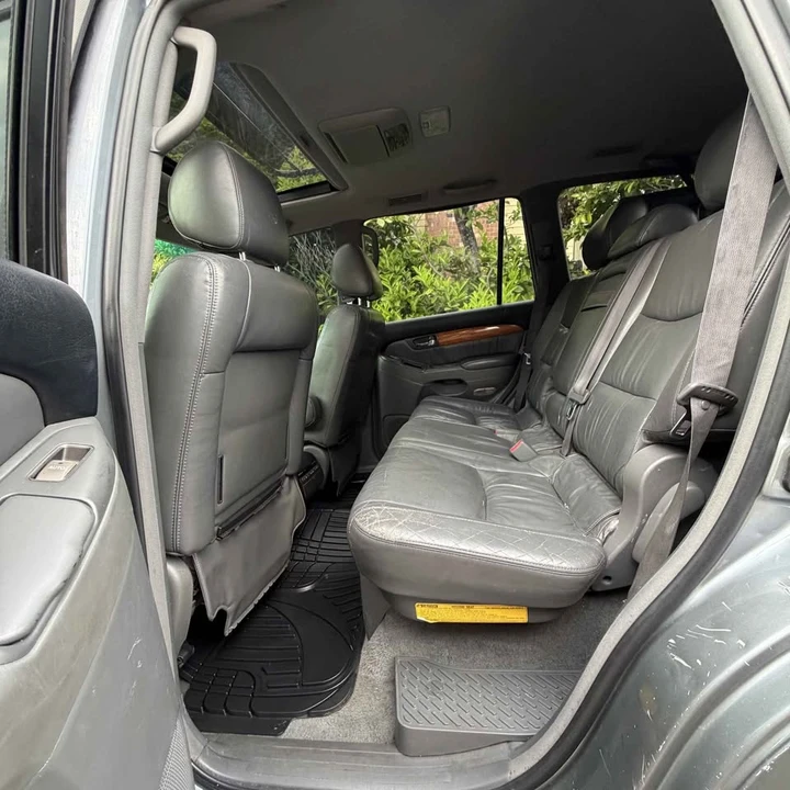 2003 Lexus GX 1st Gen - Image 11 of 20