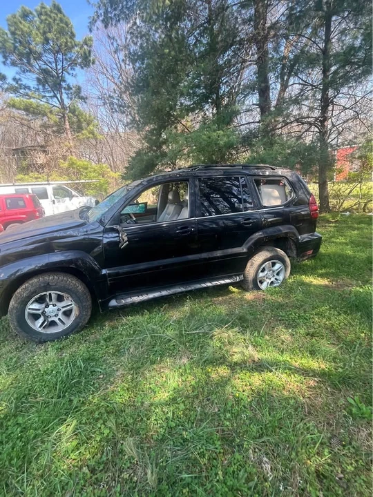 2003 Lexus GX 1st Gen - Image 2 of 5